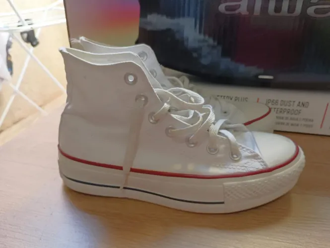 Tênis all star com plataforma, traz conforto e estilo para todas as ocasiões 