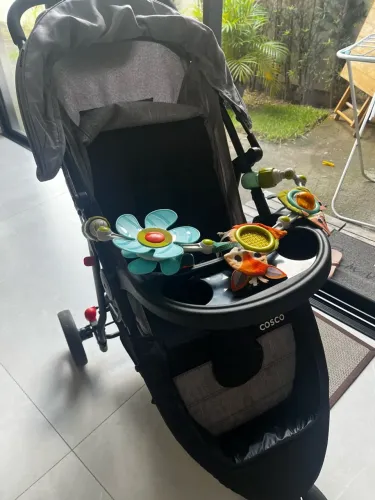 Carrinho de bebê Cosco