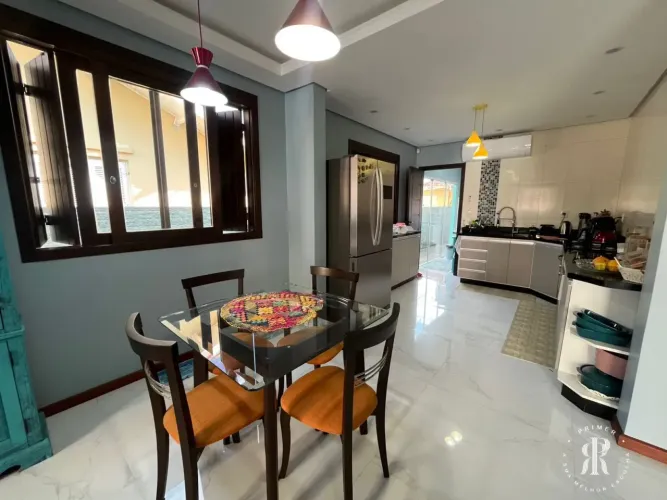 Casa com Piscina e Quiosque à 100m do mar e do Bistek no Centro de Tramandaí