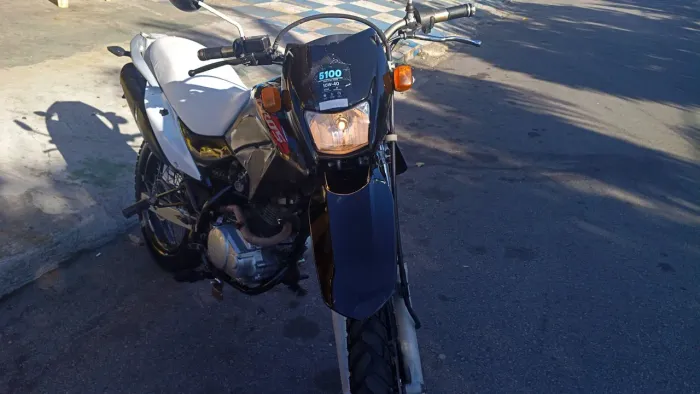 motocicLeta -- troco. por. CaRRo