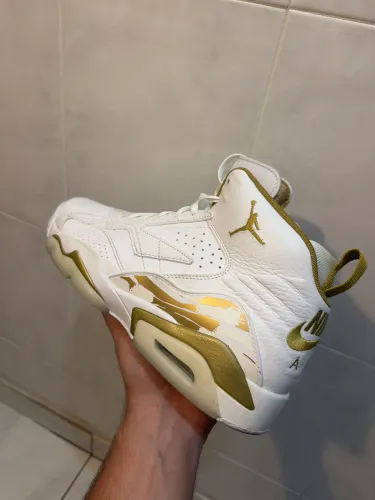 Jordan Jumpman MVP Branco e Dourado Metálico TAM 42.5 