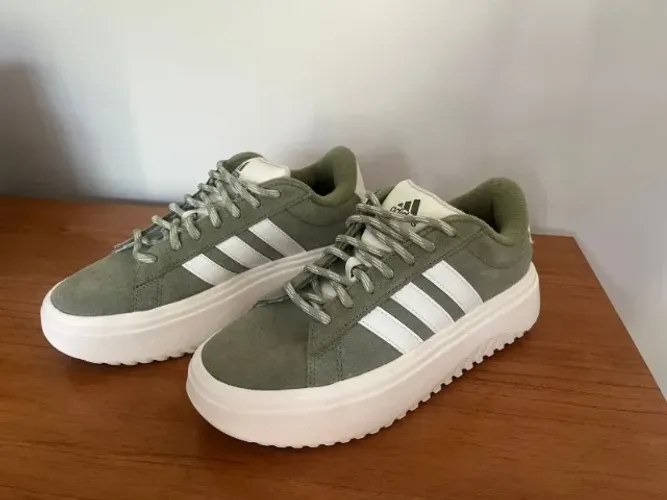 Tênis Adidas Plataforma (Nunca Usado)