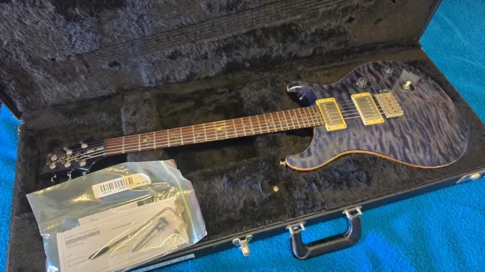 PRS Custom 24 - 1957/2008 Limited Blueberry 10 top 