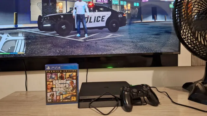 Ps4 Slim 1TB + GTA 5
