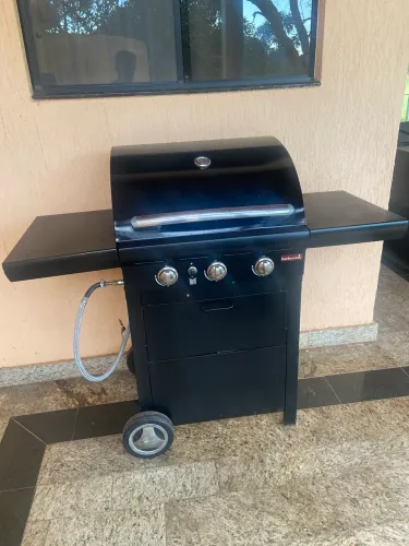 Vendo churrasqueira à gás marca barbecook