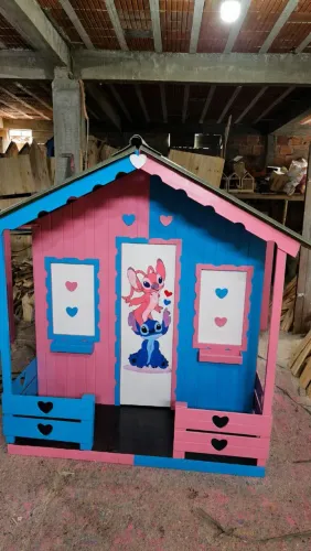 Casinha de madeira infantil