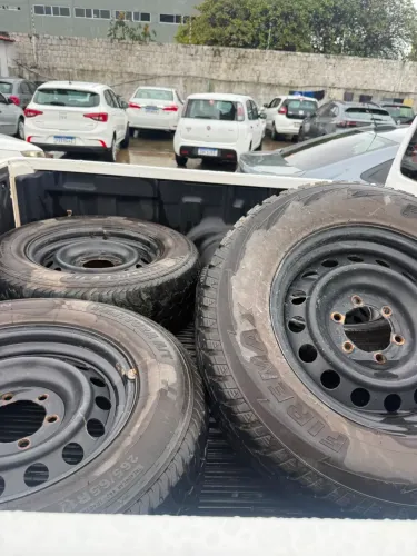 Rodas de ferro com pneus aro 17