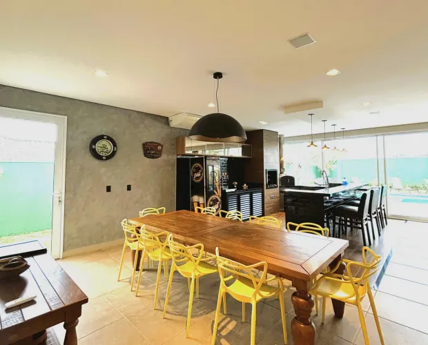Casa Porteira Fechada com 3 Suítes e Lazer Privativo Completo