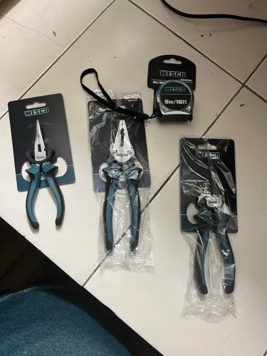 kit com 3 alicates e 1 trena Wesco
