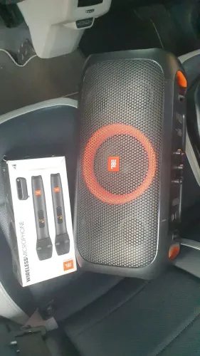 Caixa de som JBL Party box on the Go 2 mics