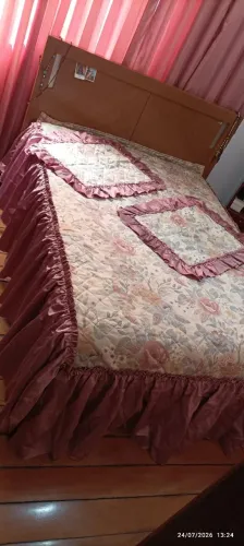 Cobre leito floral cetim encorpado: cama casal padrão