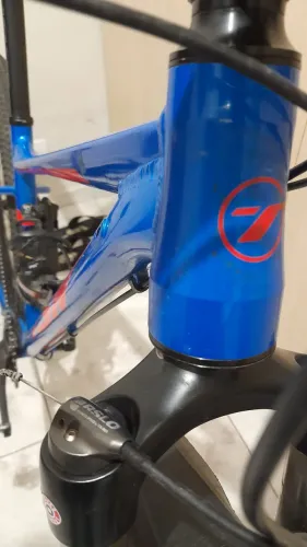Bike aro 29 " - Tam. M, suspensão ar e óleo 11vx1 Deore