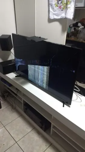 Tv Samsung UN43J5200 QUEBRADA