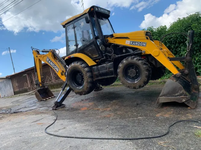 Retroescavadeira Randon RD 406 Advanced 2019