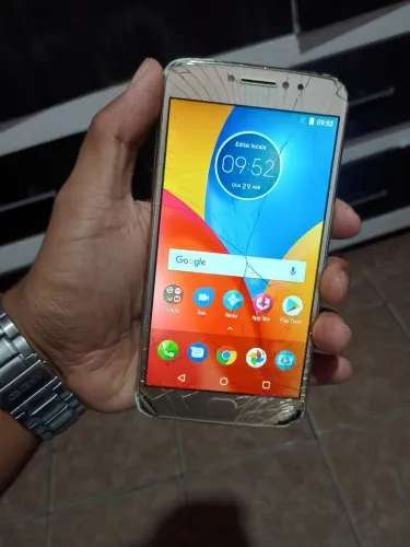 Moto e4 plus