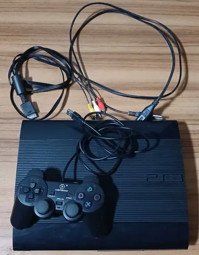 PlayStation 3 Super Slim Completo + Controle e Cabos (Preço Imperdível)