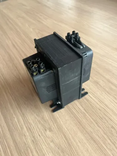 Autotransformador 5000va 127v/220v Universal Freq 50/60Hz