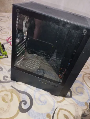 Gabinete gamer com tampa de vidro temperado 