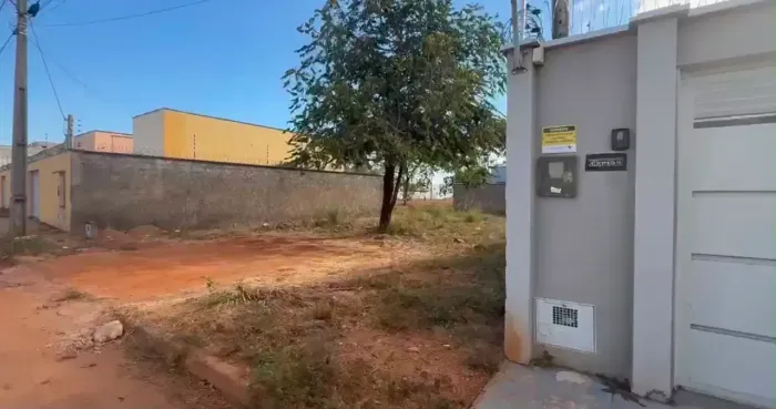 ALC SO 141 B , (quadra fundo a Ulbra) , Lote- Ágio, murado em U c 311mt2