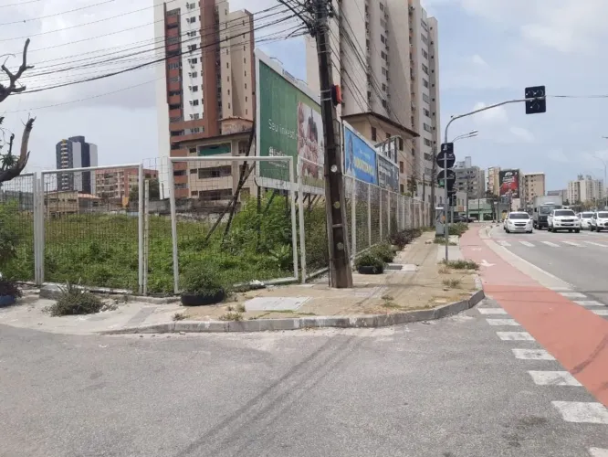 Terreno à venda, 3906 m² por R$ 20.000.000,00 - Fátima - Fortaleza/CE