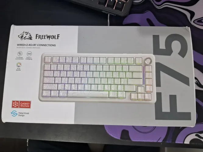 Teclado FREEWOLF F75 novo