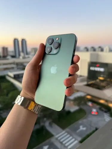 iPhone 13 Pro verde com a bateria trocada todo original!!!