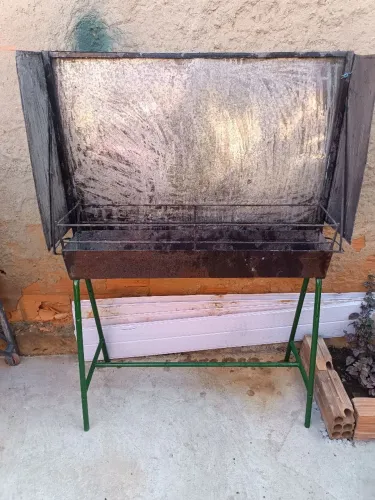 Vendo churrasqueira de espetinho