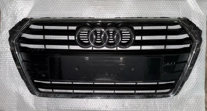 Grade Frontal original Audi A4 2017