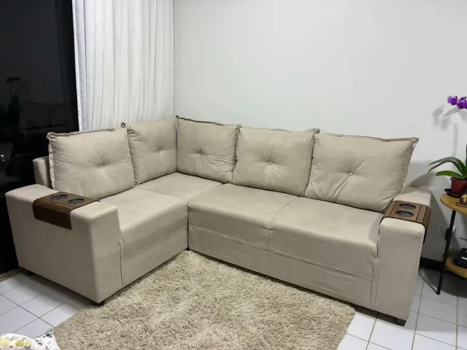Sofá em L não retrátil e não reclinável 