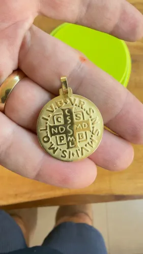 Pingente ouro 18k - medalha São Bento 