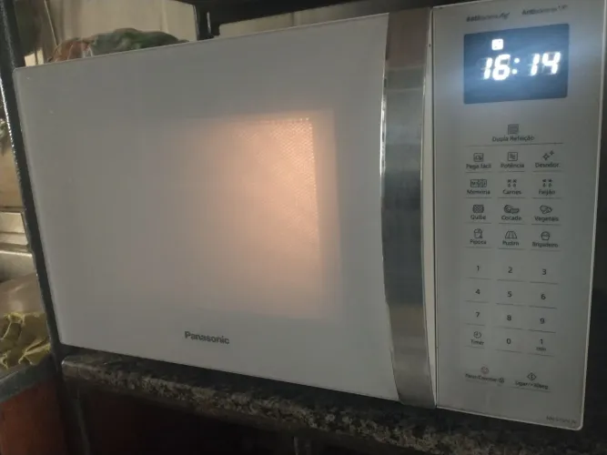 Microondas Panasonic 220V Novo