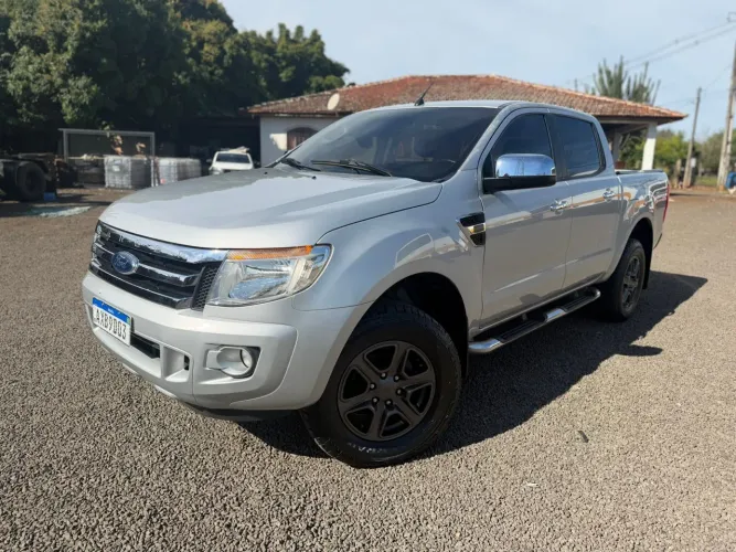 Ford Ranger XLT 2.5 16V 4X2 CD Flex 2013