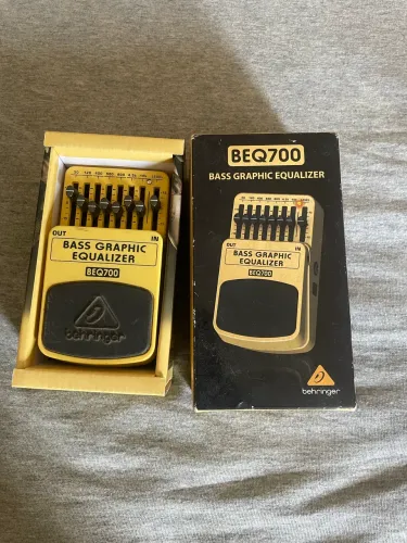 Pedal Beheinger BEQ700 Bass equalizer 