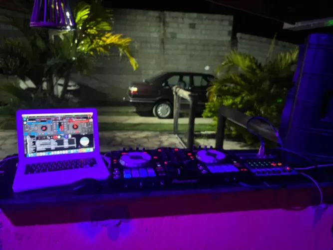 Oportunidade pra vc Dj ou iniciante barato barato essa DDJ PIONNER SR