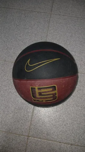 Bola de Basquete Nike LeBron James