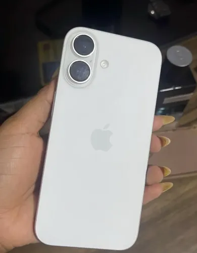 iPhone 16