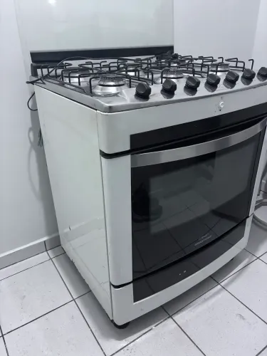 Fogão brastemp 6 bocas, mesa de aço inox com aro protetor de vidro