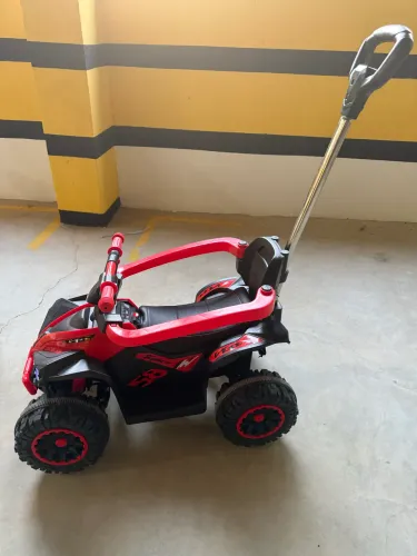 Quadriciclo elétrico