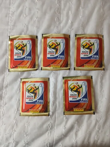 5 envelopes de figurinhas da Copa 2010. Originais Panini. Versão Brasileira