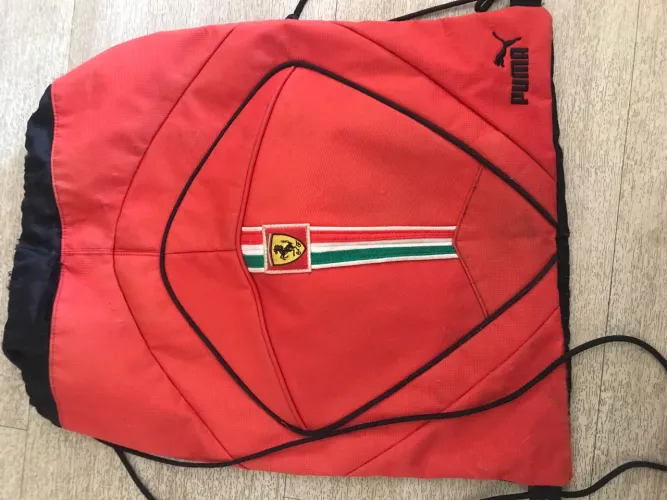 Mochila da Ferrari