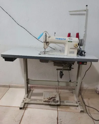 Vendo máquina reta industrial 