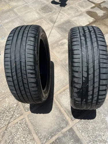 Excelente Oportunidade: Par de Pneus Bridgestone 205/55 R17 em Ótimo Estado