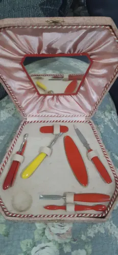 Estojo de manicure vintage 1950 - 1960