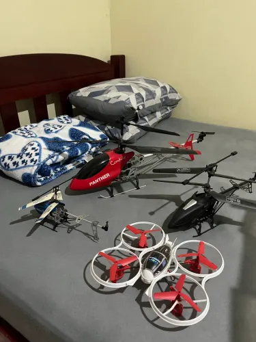 Helicóptero de controle remoto
