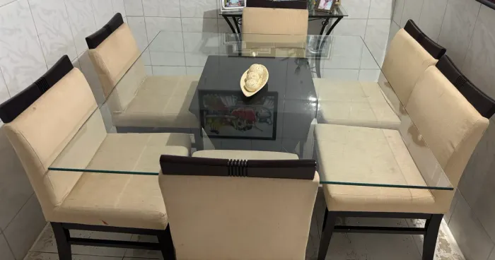 Mesa 6 cadeiras 
