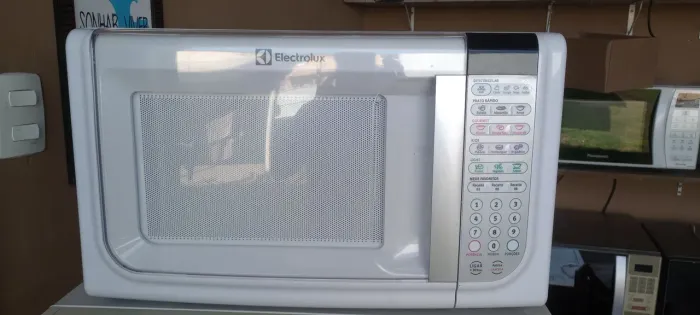 Microondas Electrolux 31 Litros - Bairro Vargem Grande