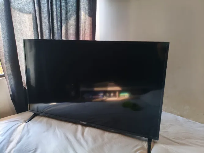 TV LG 50? 4K UHD ThinQ AI - COM PLÁSTICOS E CAIXA!