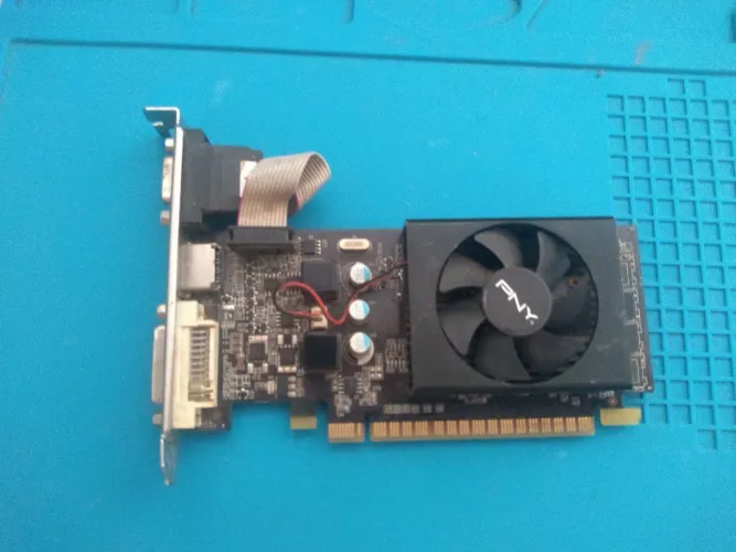 Geforce GT610 ddr3 2gb COM DEFEITO