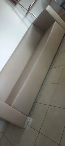 SOFÁ EM COURINO