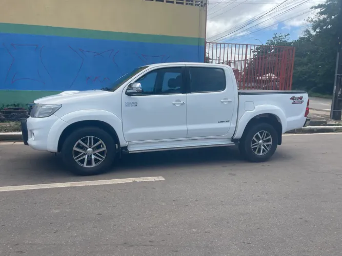 Toyota Hilux CD Limited 4X4 3.0 TDI Diesel Aut. 2015